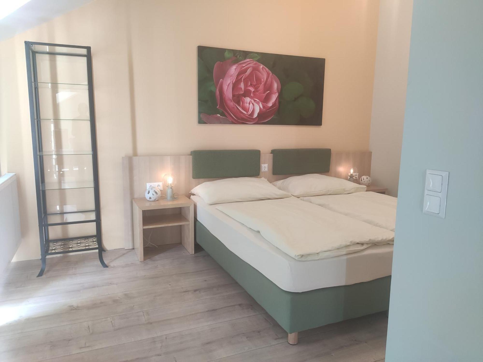 Rosenhotel - Serviced Apartments Zwentendorf Экстерьер фото