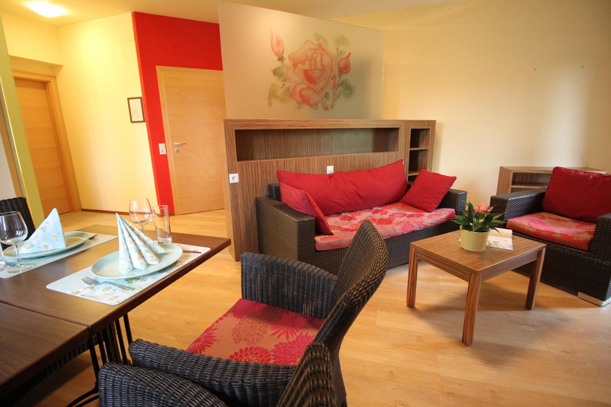 Rosenhotel - Serviced Apartments Zwentendorf Экстерьер фото