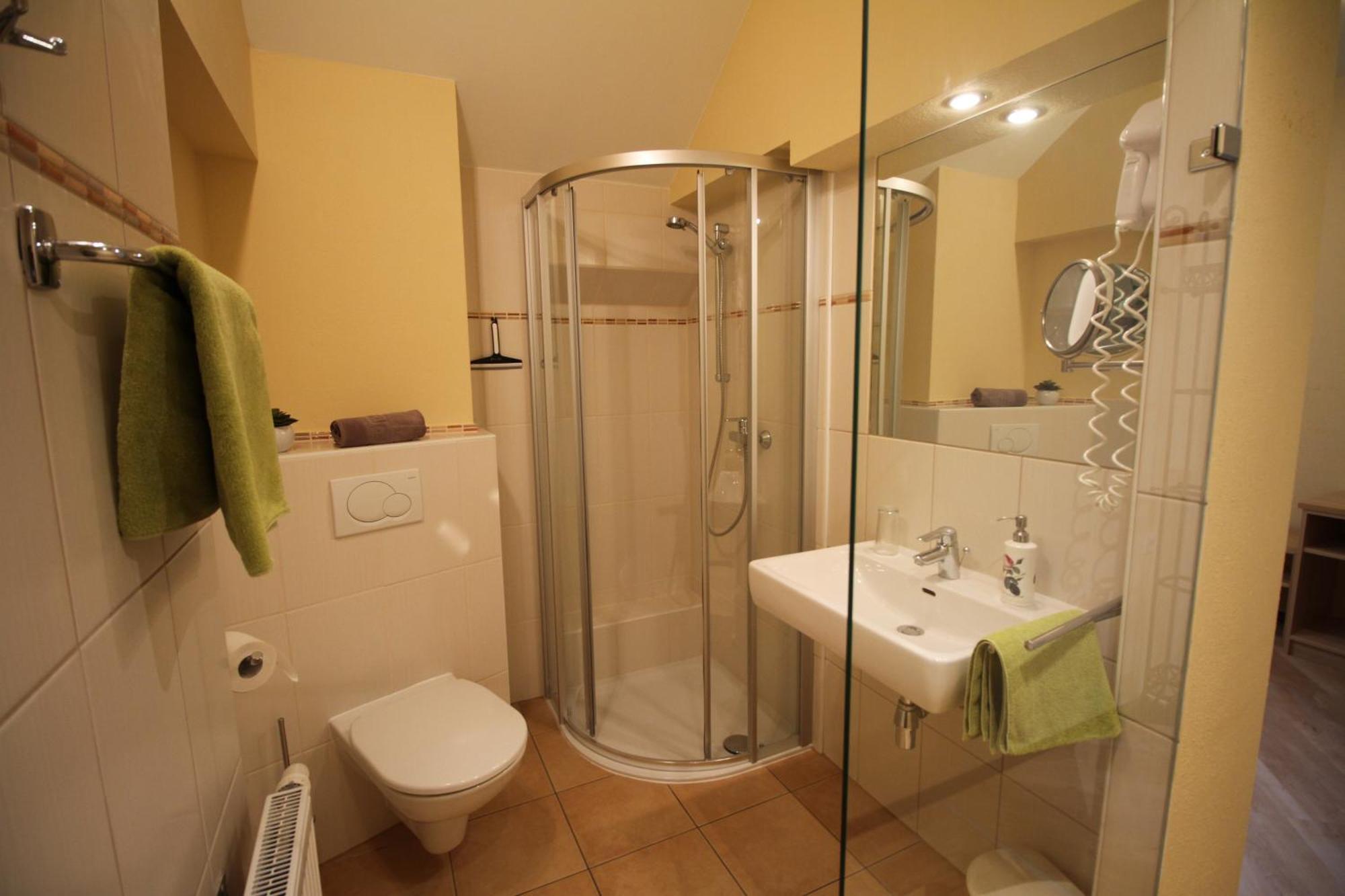 Rosenhotel - Serviced Apartments Zwentendorf Экстерьер фото